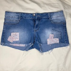 Lei Ashley Lowrise Jean Shorts Size 13